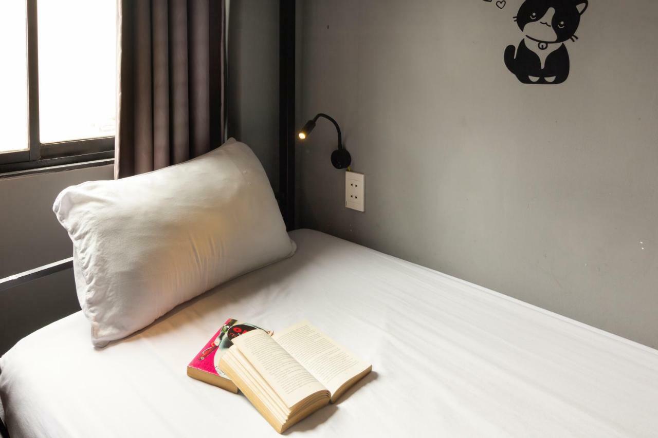 The Art - Vitamin Smiles Hostel โฮจิมินห์ซิตี้ ภายนอก รูปภาพ