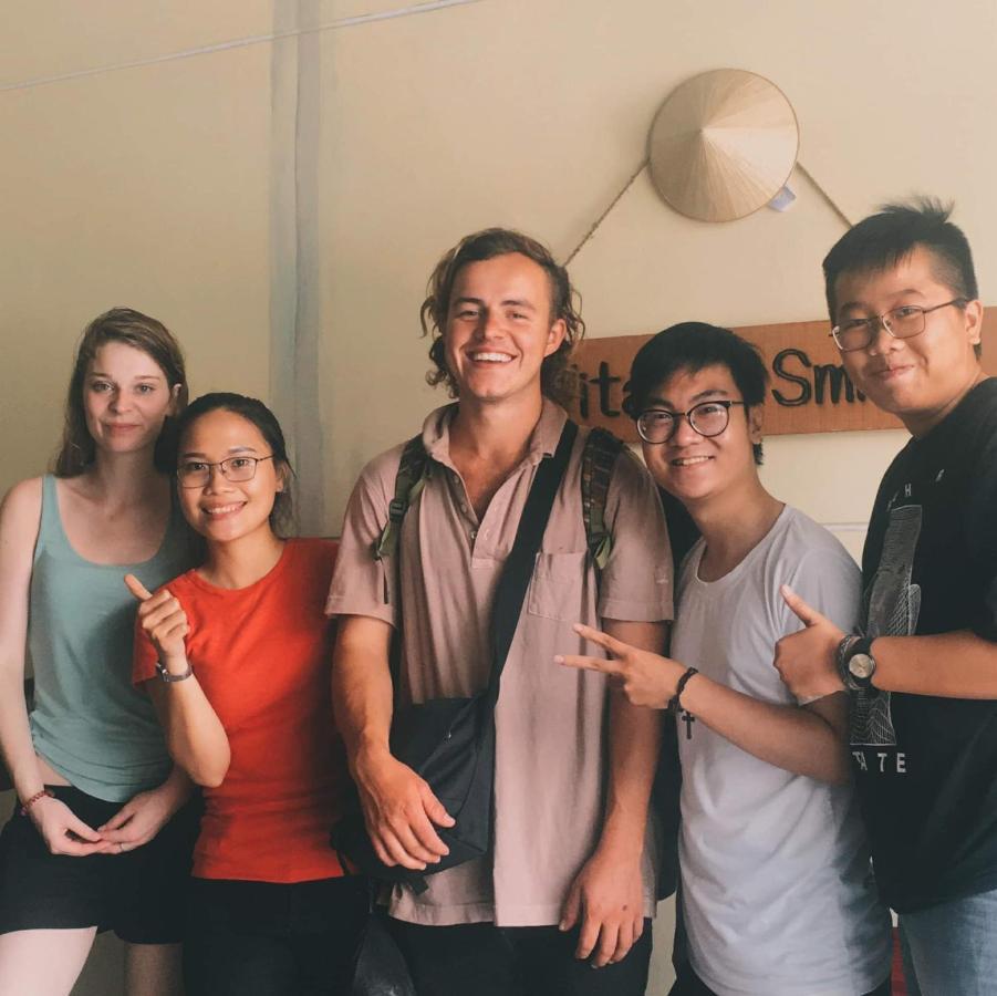 The Art - Vitamin Smiles Hostel โฮจิมินห์ซิตี้ ภายนอก รูปภาพ