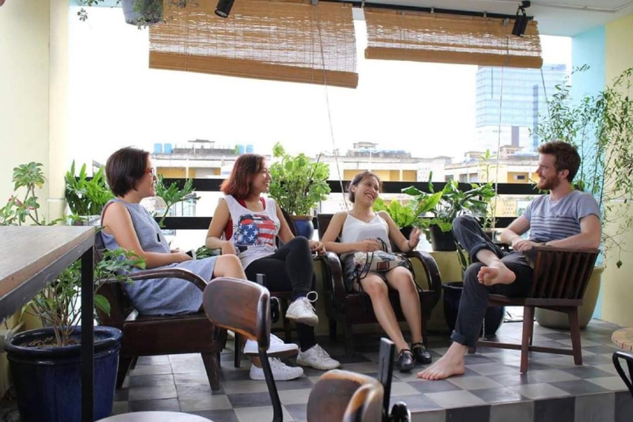 The Art - Vitamin Smiles Hostel โฮจิมินห์ซิตี้ ภายนอก รูปภาพ
