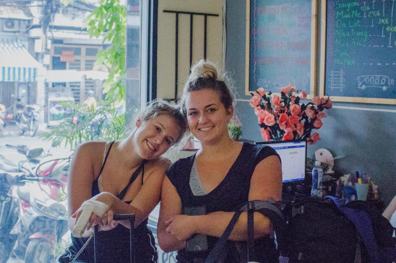 The Art - Vitamin Smiles Hostel โฮจิมินห์ซิตี้ ภายนอก รูปภาพ
